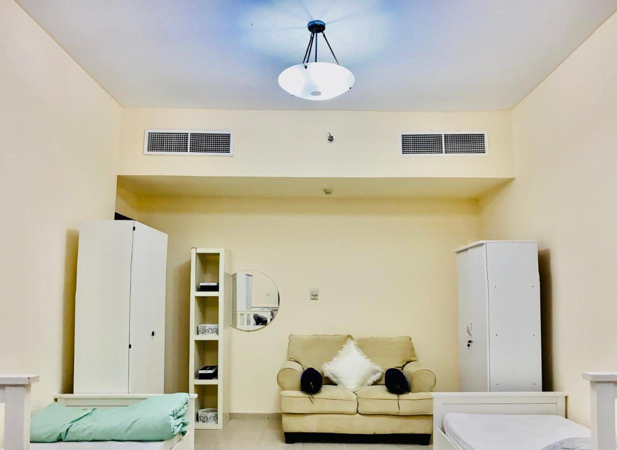 Nash Guest House Females Only Dubai Exterior foto