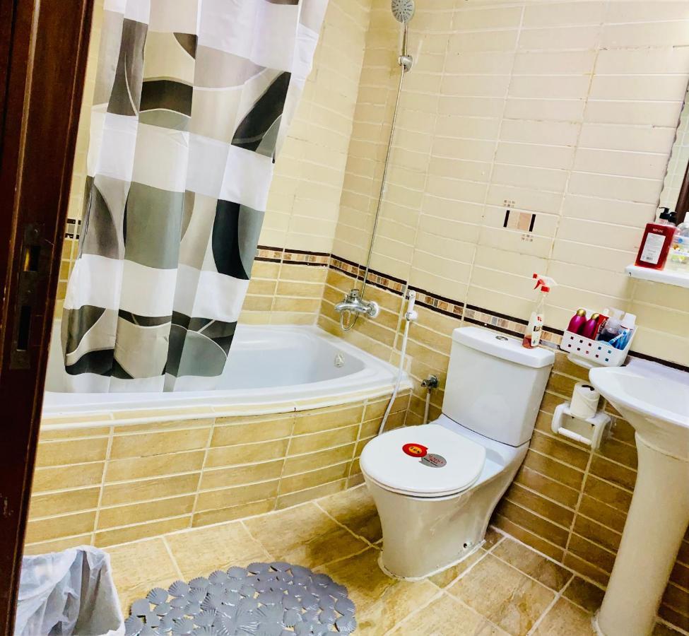 Nash Guest House Females Only Dubai Exterior foto