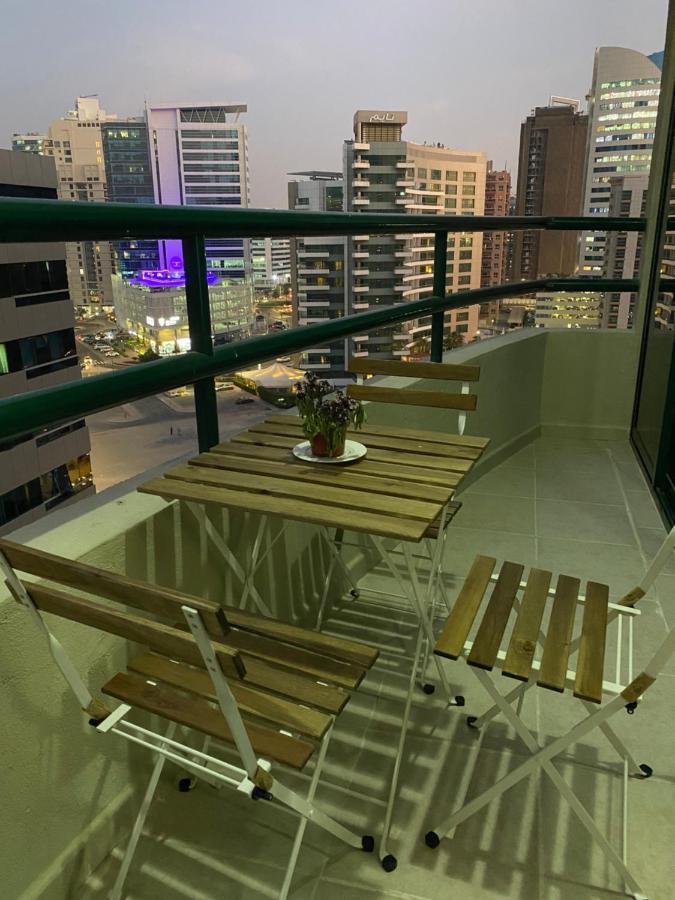 Nash Guest House Females Only Dubai Exterior foto